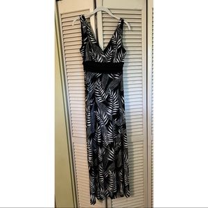 Black & White V Neck Tropical Floral Maxi Dress